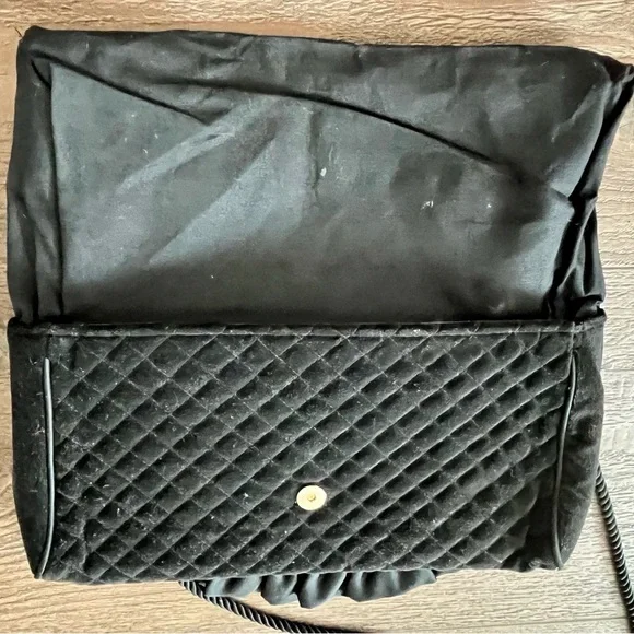 Elegant Black Quilted Women's Bag - Picture 13 of 15